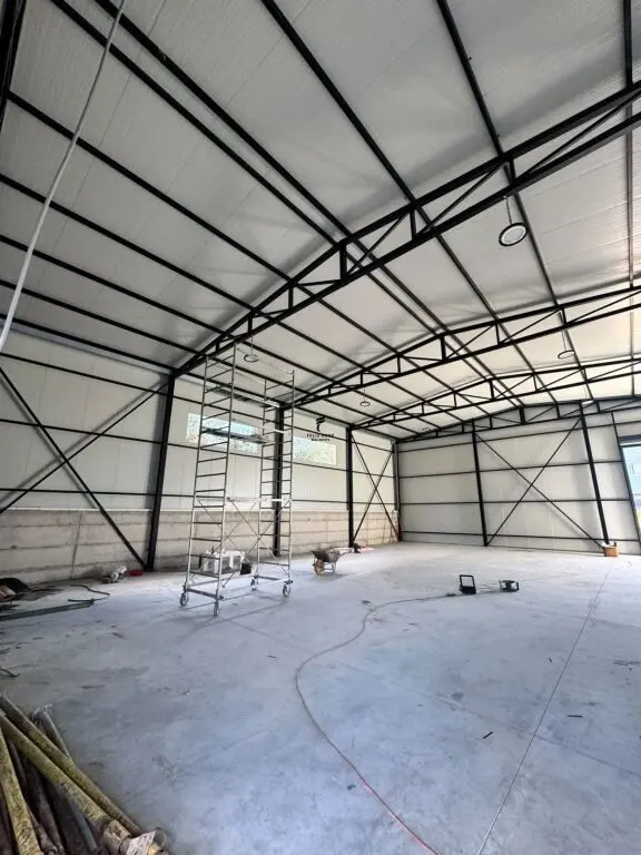 Magazzino in affitto a Mëzez, Tirana, 300 m²