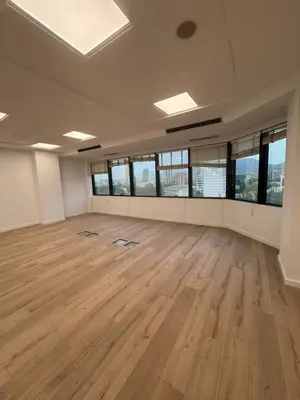 Zyrë me qera në Bulevardi Deshmoret e Kombit, Tiranë, 110 m². Foto 3 nga 4