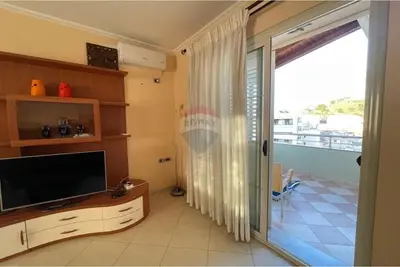 Apartament 4+1 me qera në Qendër, Vlorë, 120 m². Foto 3 nga 12