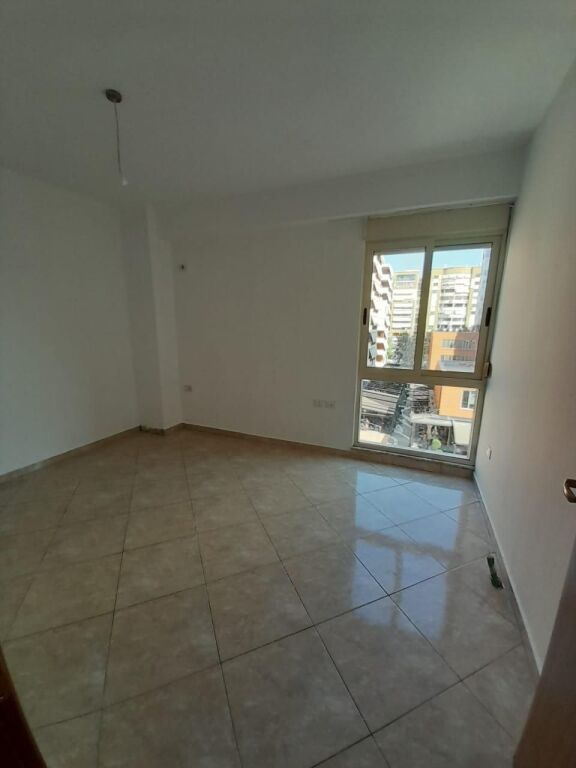 Appartamento 2+1 in affitto a Kompleksi Delijorgji, Tirana, 86 m²