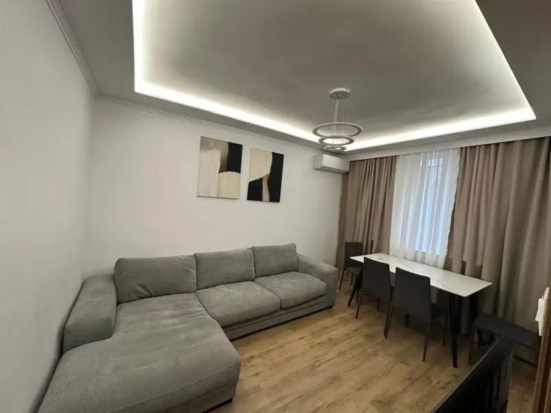 Apartament 2+1 me qera në 21 Dhjetori, Tiranë, 100 m²