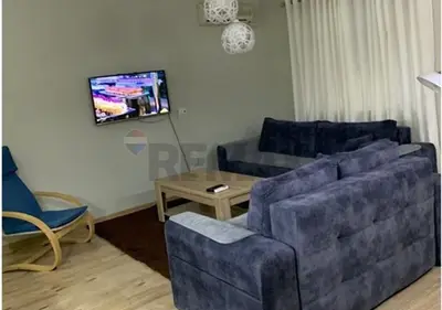 Apartament 1+1 me qera në Rruga e Barrikadave, Tiranë, 70 m². Foto 4 nga 7