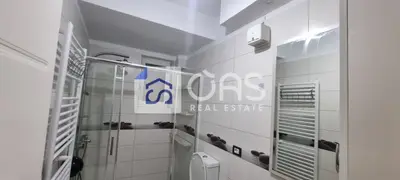Apartament 2+1 me qera në Blloku, Tiranë, 90 m². Foto 6 nga 8