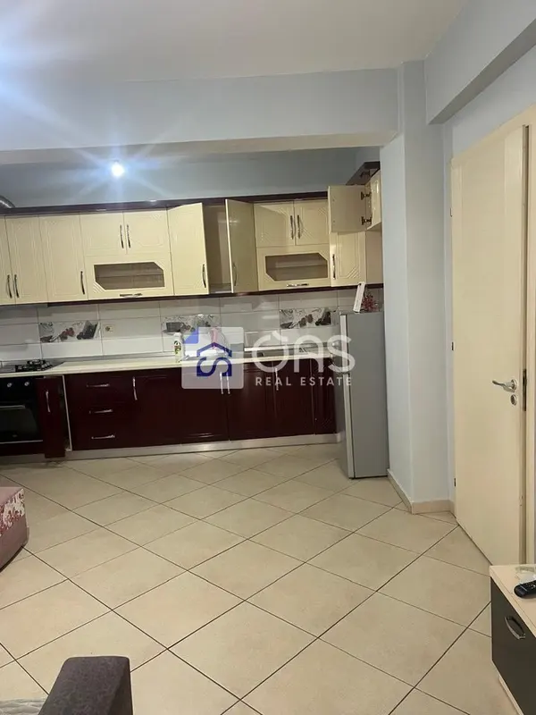 Appartamento 1+1 in affitto a Kthesa e Kamzës, Tirana, 60 m²
