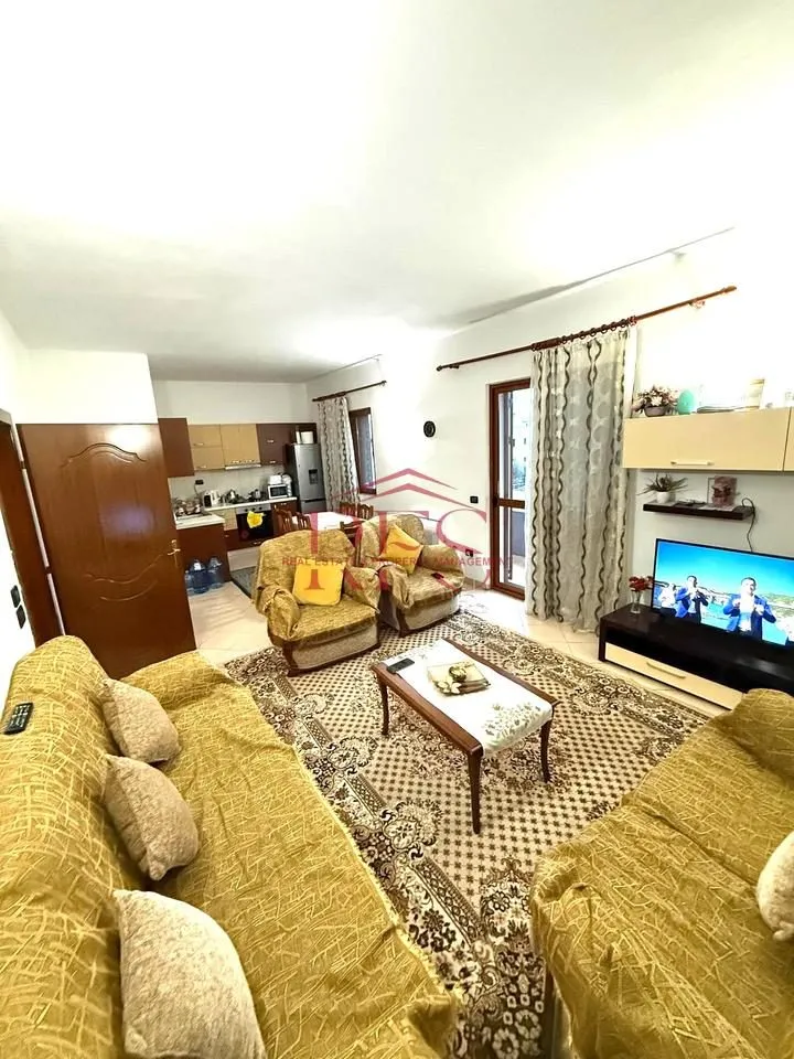 Vilë 2+1 me qera në Sauk, Tiranë, 164 m². Foto 1 nga 5
