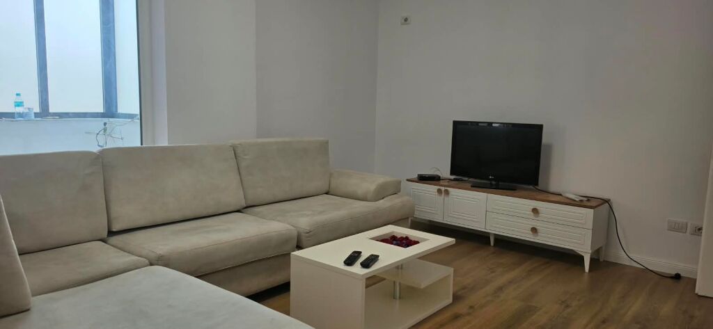 Apartament 2+1 me qera në Rruga e Kavajës, Tiranë, 110 m². Foto 2 nga 3