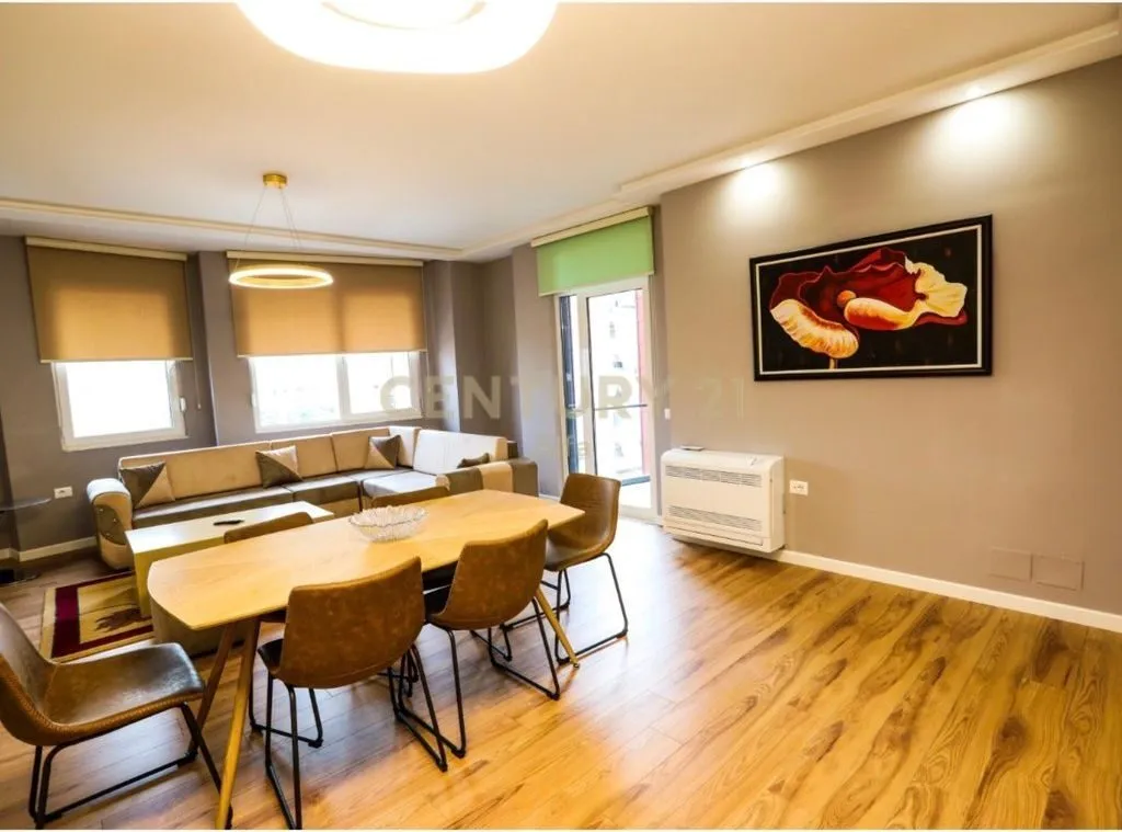 Apartament 2+1 me qera në Toptani, Tiranë, 117 m². Foto 1 nga 9