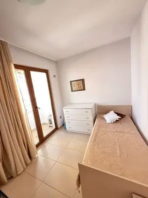 Appartamento 2+1 in affitto a Rruga e Bogdanëve, Tirana, 98 m². Foto 3 di 6