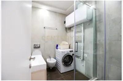 Apartament 2+1 me qera në Pazari i Ri, Tiranë, 117 m². Foto 8 nga 11