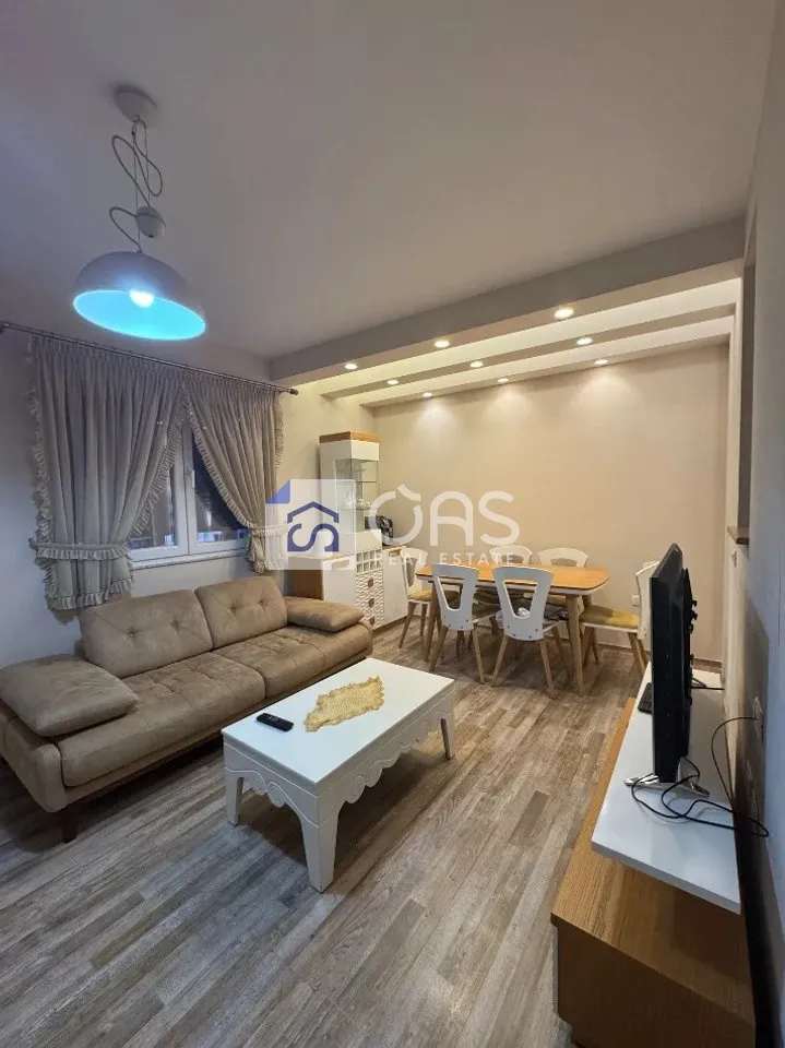 Apartament 1+1 me qera në Qyteti Studenti, Tiranë, 70 m². Foto 1 nga 7