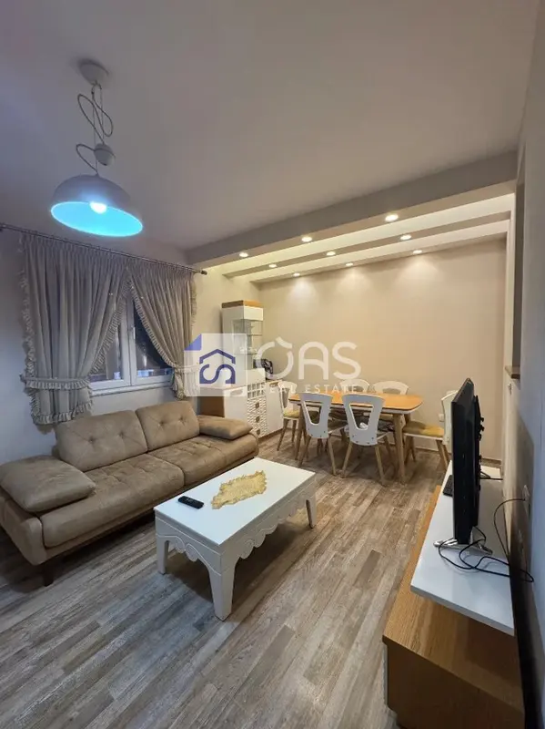 Appartamento 1+1 in affitto a Qyteti Studenti, Tirana, 70 m²