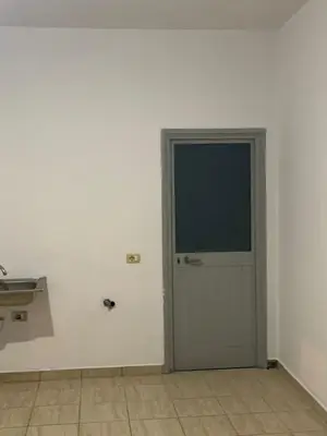 Dyqan me qera në Institut, Kamëz, 30 m². Foto 3 nga 3