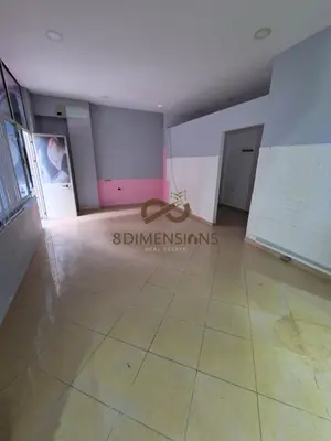 Negozio in affitto ad Oxhaku, Tirana, 38 m². Foto 3 di 5
