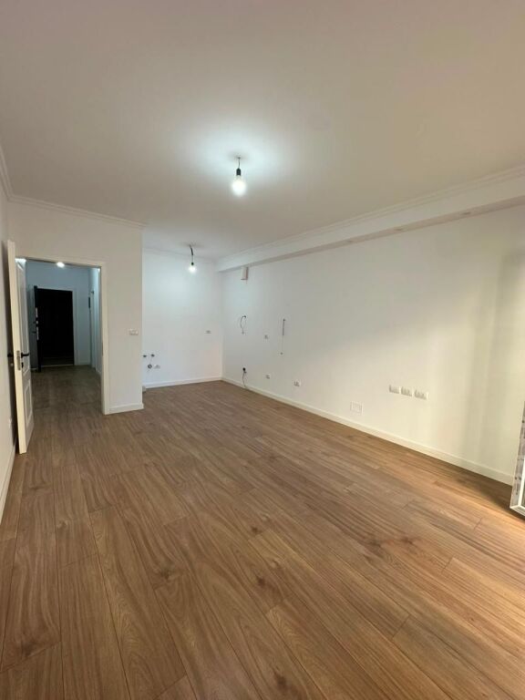 Appartamento 2+1 in affitto a Rruga e Bogdanëve, Tirana, 100 m². Foto 2 di 3