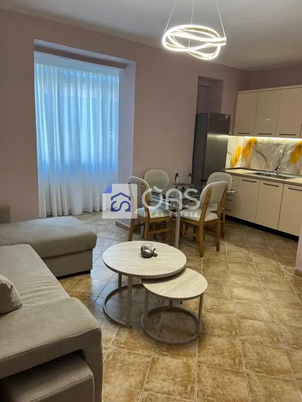 Appartamento 1+1 in affitto a Rruga e Dibrës, Tirana, 60 m²