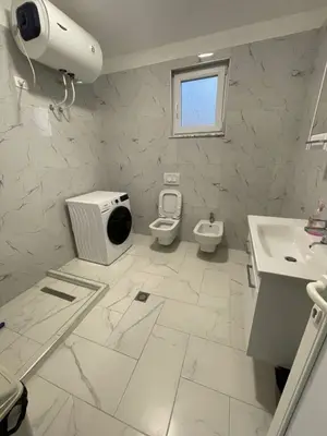 Vilë me qera në Mjull Bathore, Tiranë, 500 m². Foto 9 nga 10