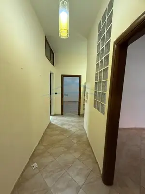 Ufficio in affitto a kompleksi Panorama, Tirana, 94 m². Foto 2 di 6