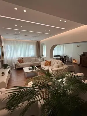 Penthouse me qera në Blloku, Tiranë, 170 m². Foto 11 nga 12
