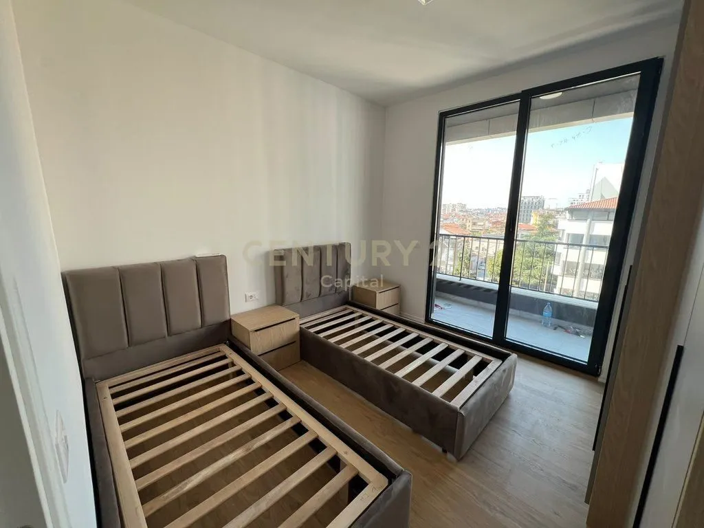 Apartament 2+1 me qera në Harry Fultz, Tiranë, 90 m². Foto 1 nga 5