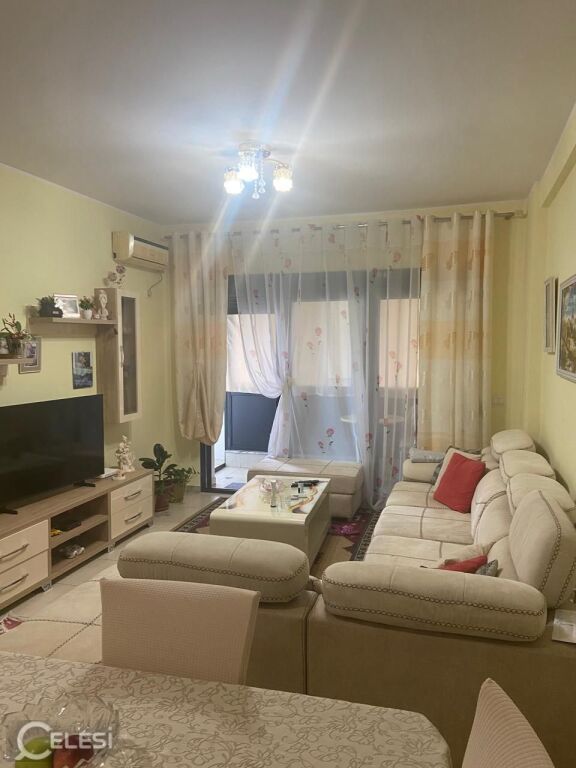 Apartament 2+1 me qera në Astir, Tiranë, 113 m². Foto 1 nga 3
