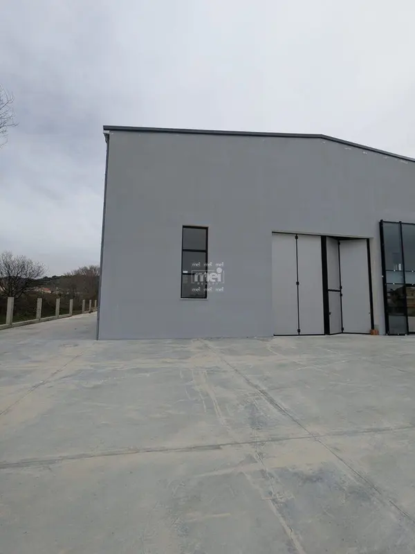 Magazinë me qera në Manez, Durrës, 6 300 m²