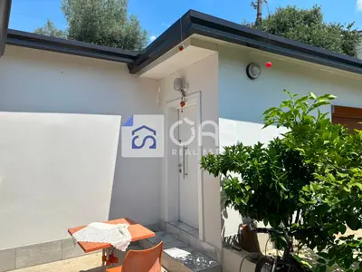 Apartament 2+1 me qera në Porcelan, Tiranë, 55 m². Foto 2 nga 10