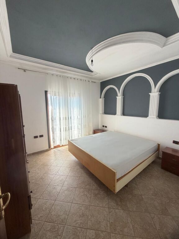 Apartament 2+1 me qera në Rruga e Kavajës, Tiranë, 140 m². Foto 3 nga 3