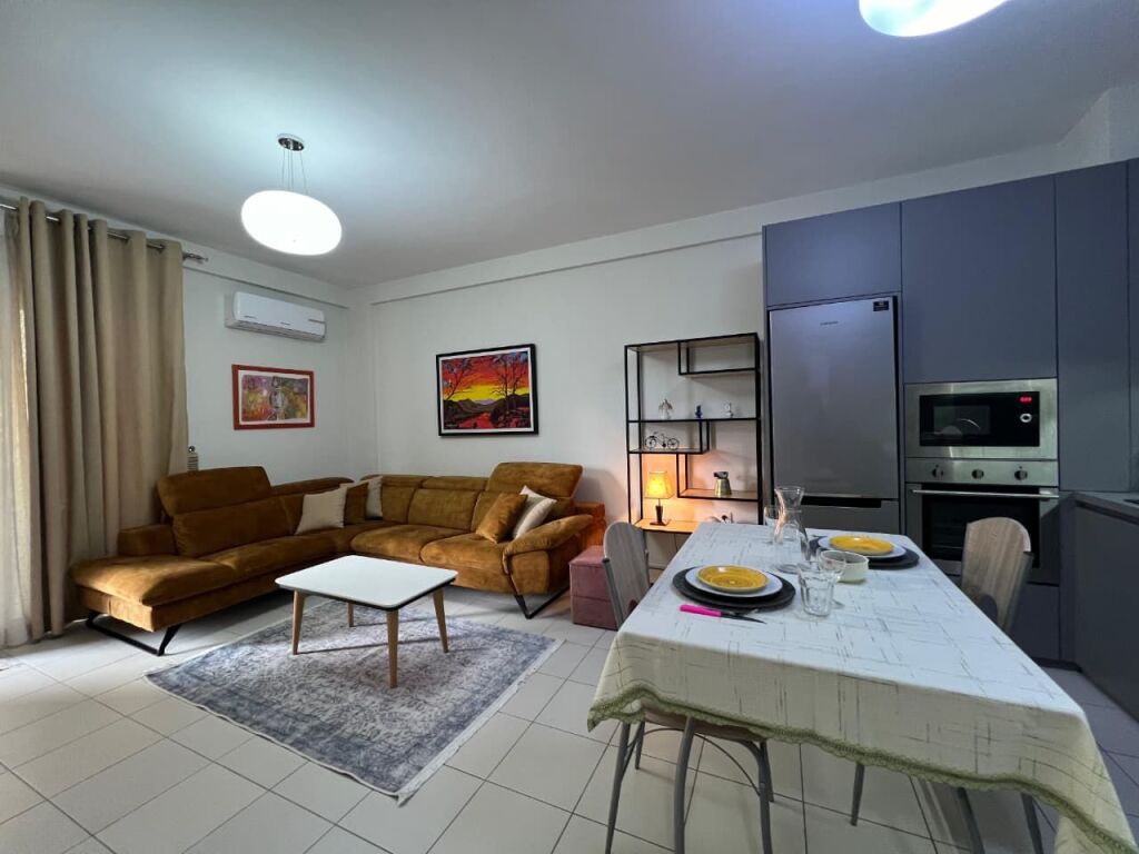 Apartment 1+1 for rent in Liqeni i Thatë, Tirana, 65 m². Photo 1 of 3