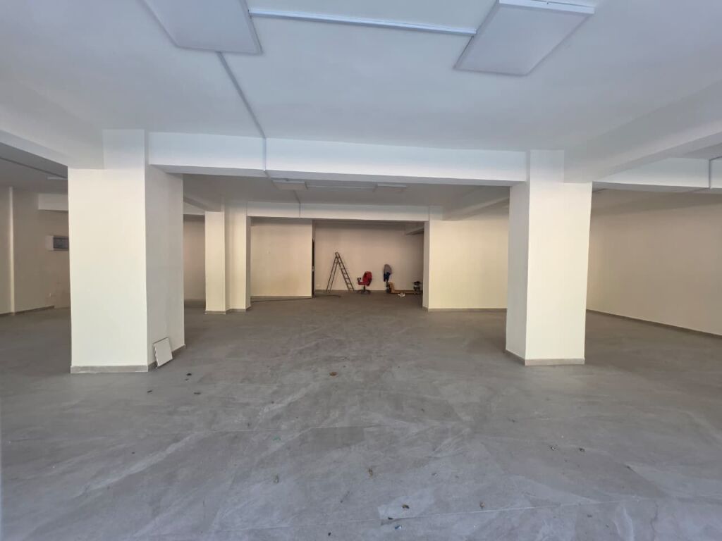 Locale commerciale in affitto a Rruga Dritan Hoxha, Tirana, 1.279 m². Foto 2 di 3