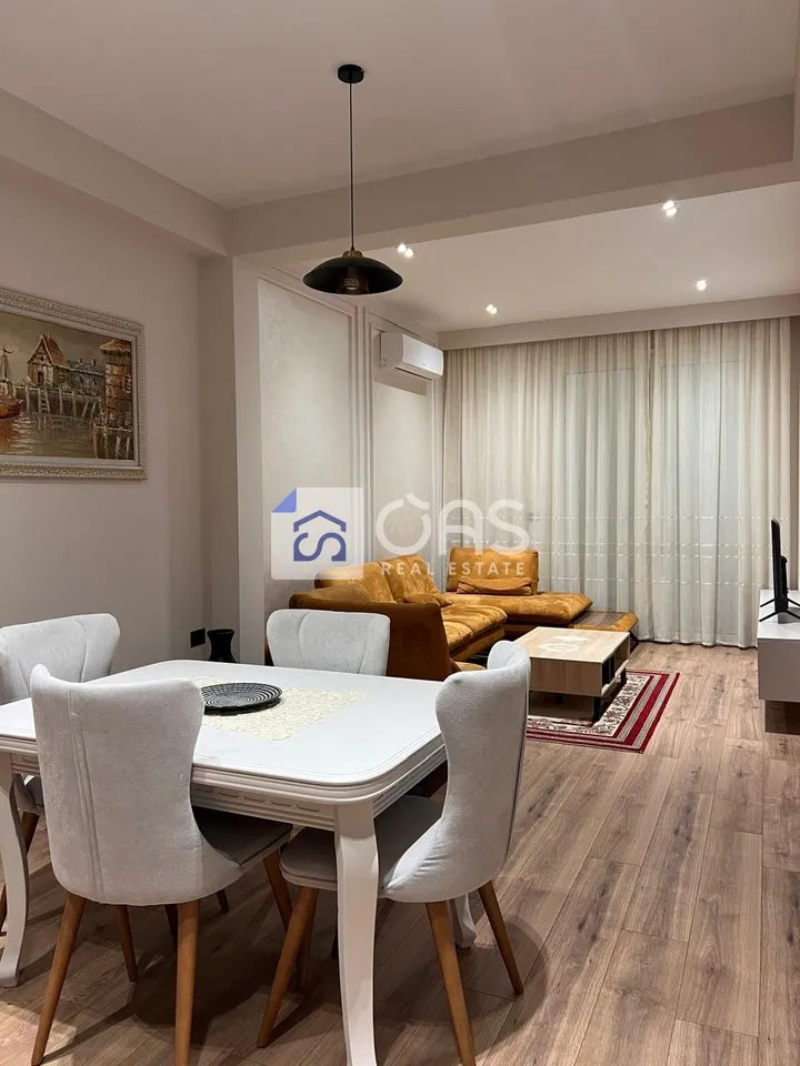 Appartamento 1+1 in affitto a Rruga Mine Peza, Tirana, 70 m². Foto 1 di 4