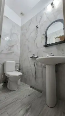 Apartament 2+1 me qera në Shallvaret, Tiranë, 100 m². Foto 8 nga 8