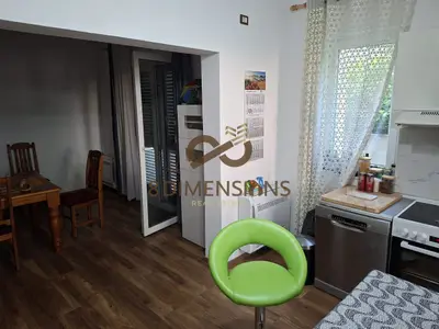 Vilë me qera në Blloku, Tiranë, 200 m². Foto 3 nga 12