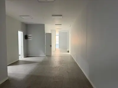 Ambient biznesi me qera në Rruga Hoxha Tahsim, Tiranë, 404 m². Foto 3 nga 3