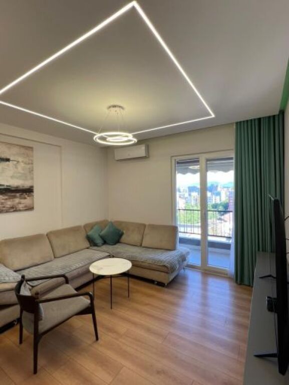 Appartamento 2+1 in affitto a Rruga 5 Maji, Tirana, 93 m². Foto 1 di 3