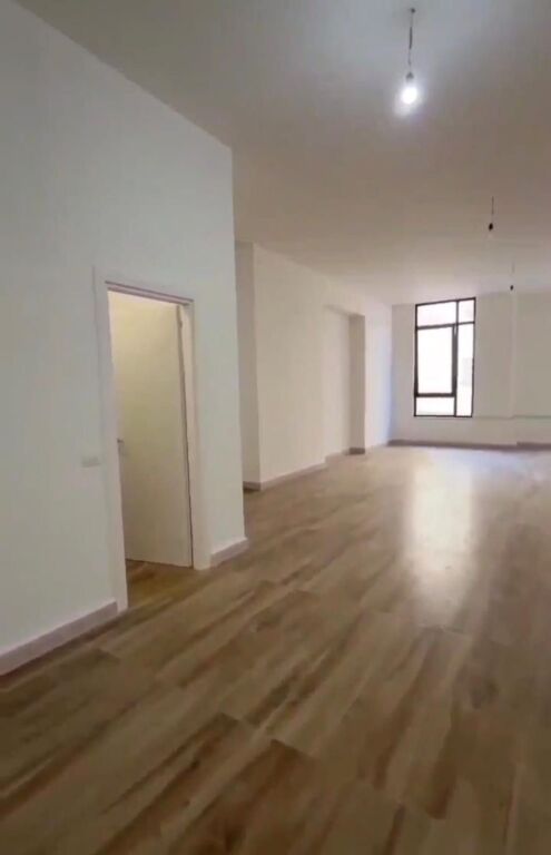 Office for rent in Rruga Mine Peza, Tirana, 150 m². Photo 1 of 3