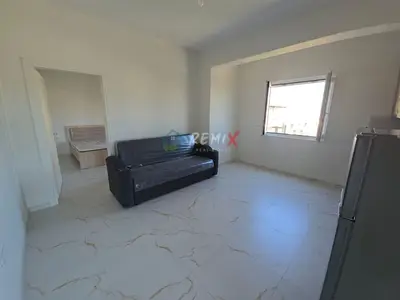 Apartment 1+1 for rent in Rruga Vellazerimi, Durrës, 60 m². Photo 2 of 5