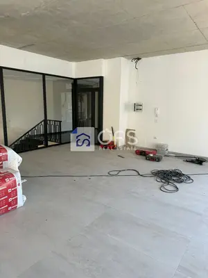 Office for rent in Rruga e Barrikadave, Tirana, 365 m². Photo 11 of 11