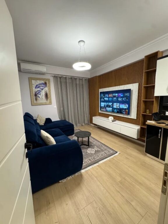 Apartament 1+1 me qera në Astir, Tiranë, 70 m². Foto 1 nga 3