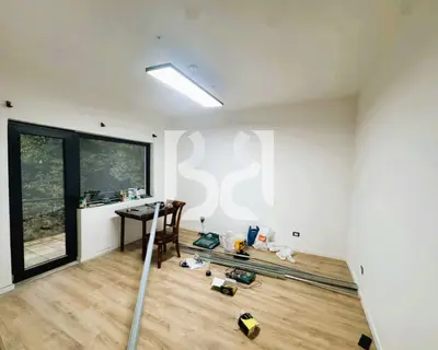 Ufficio in affitto a Sheshi Willson, Tirana, 120 m². Foto 1 di 4