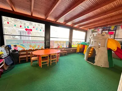 Locale commerciale in affitto ad Ish Blloku, Tirana, 175 m². Foto 5 di 11