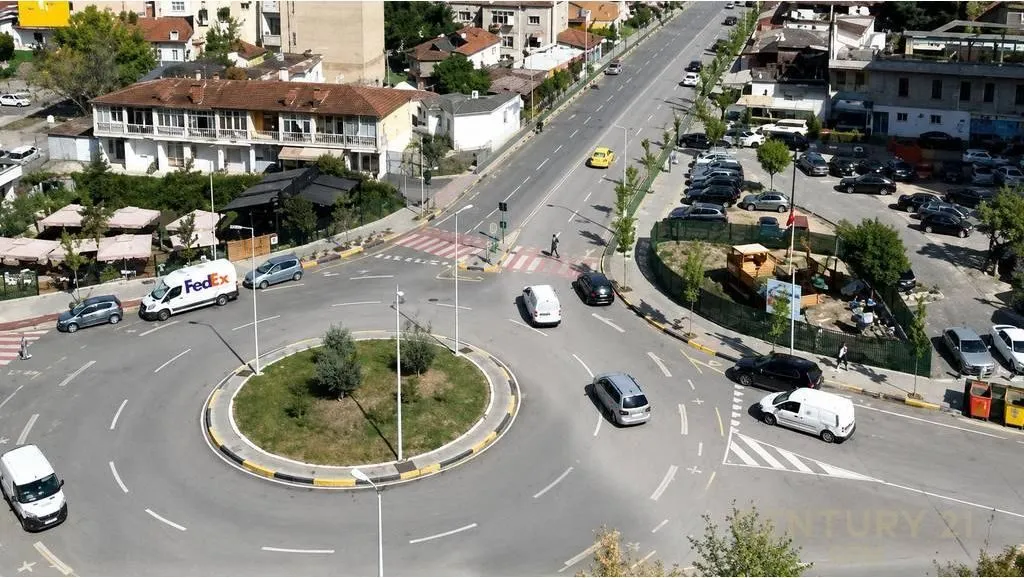 Dyqan me qera në Rruga Medar Shtylla, Tiranë, 28 m². Foto 1 nga 1