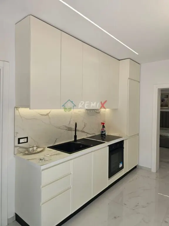 Appartamento 2+1 in affitto a Rruga Faik Konica, Durazzo, 100 m²