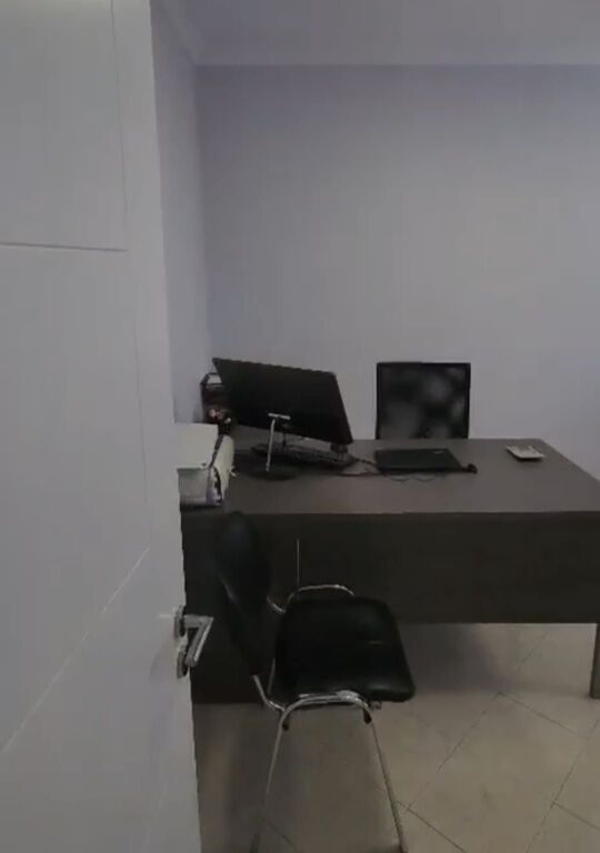 Office for rent in Blloku, Tirana, 80 m². Photo 2 of 3