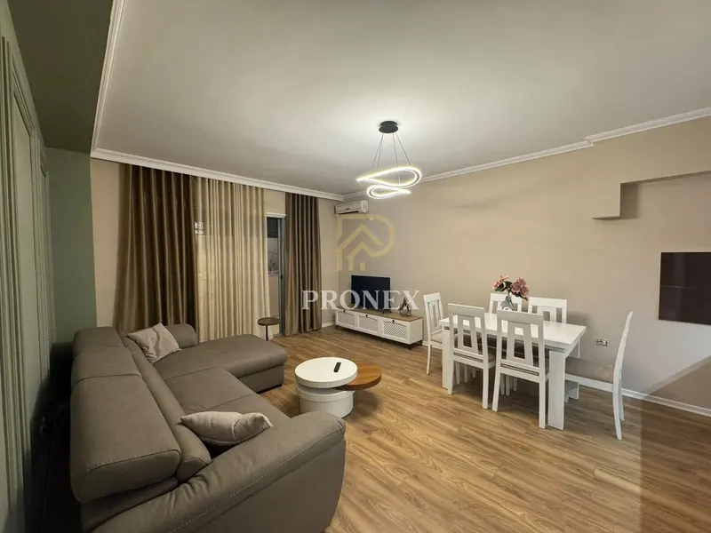 Apartament 1+1 me qera në Stacioni i Trenit, Tiranë, 70 m²