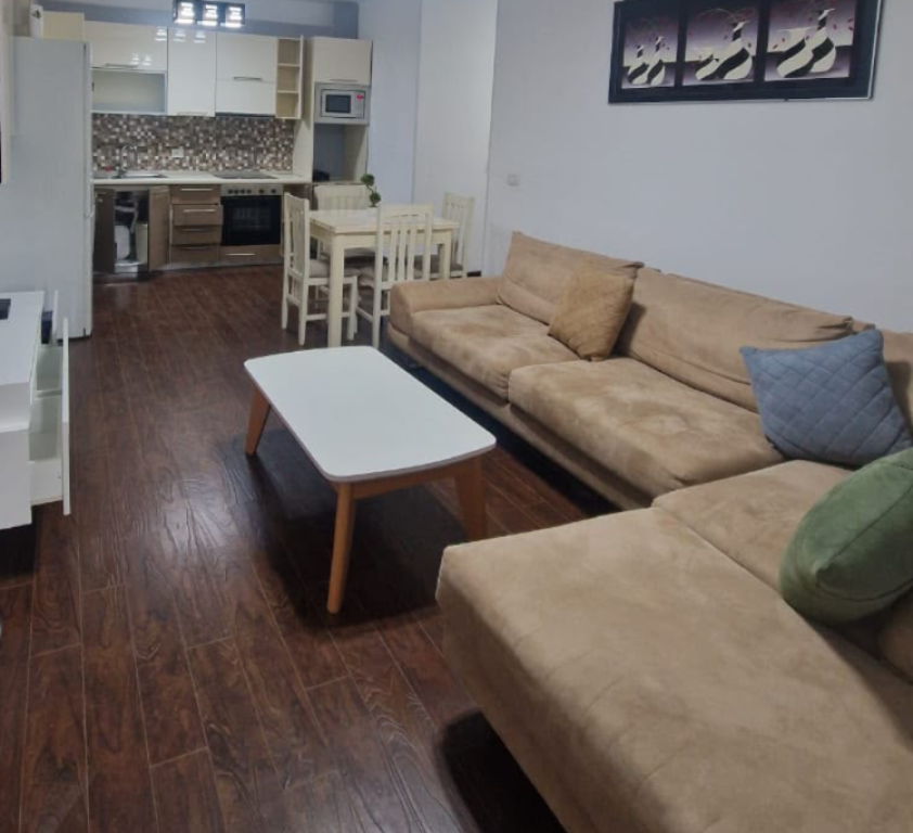 Apartment 2+1 for rent in Fresku, Tirana, 90 m². Photo 1 of 3