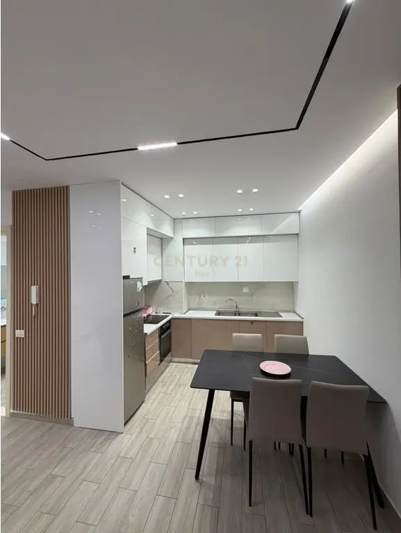 Apartament 1+1 me qera në Stacioni i Trenit, Tiranë, 70 m²