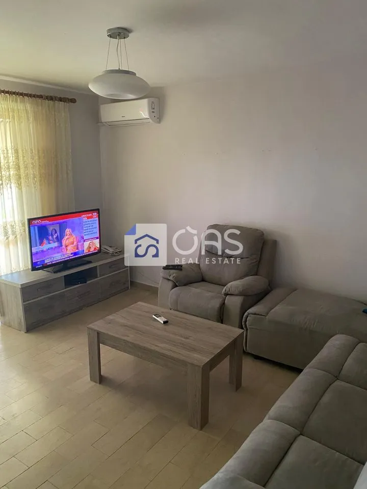 Appartamento 1+1 in affitto a Qyteti Studenti, Tirana, 65 m². Foto 1 di 5