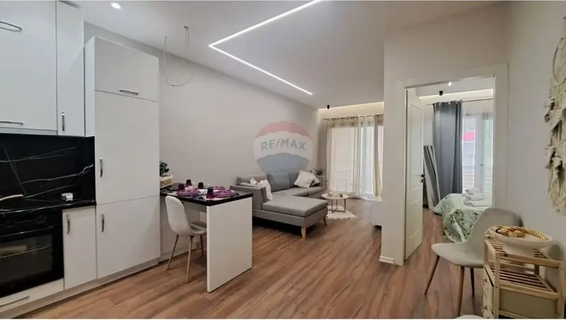 Appartamento 1+1 in affitto a Rruga Gjergj Arianiti, Valona, 90 m²
