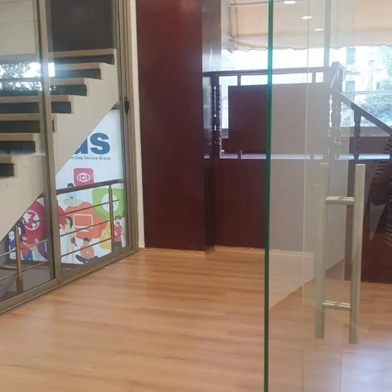 Commercial space for rent in Rruga Bardhok Biba, Tirana, 65 m²