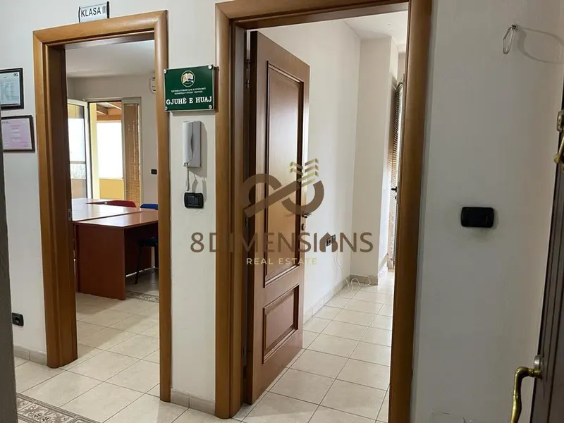 Ufficio in affitto a Don Bosko, Tirana, 140 m²